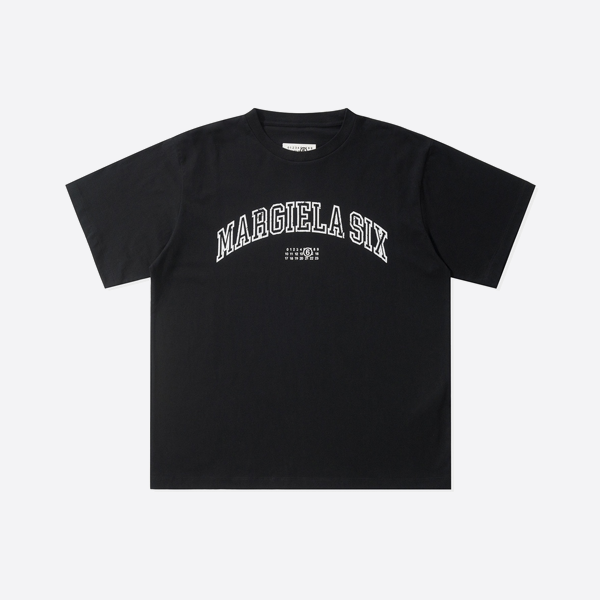 メゾン マルジェラの25SSレタリングプリントTシャツ