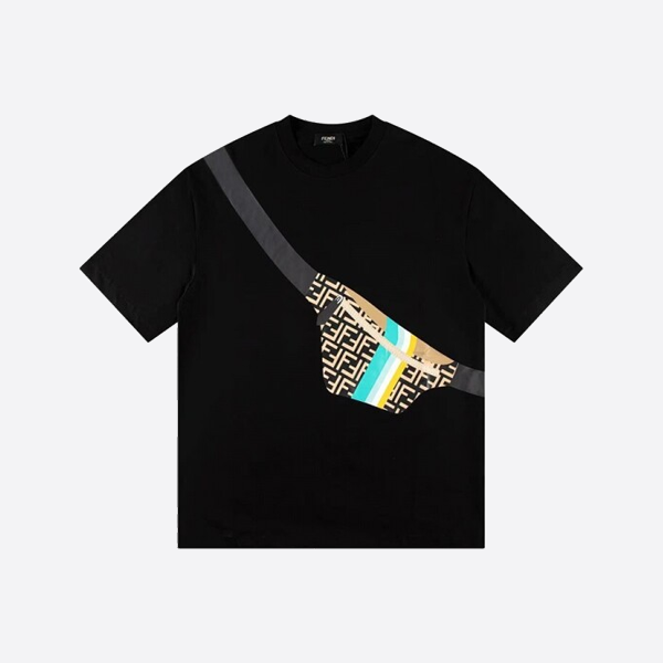 フェンディ チェストバッグプリント 半袖Tシャツ