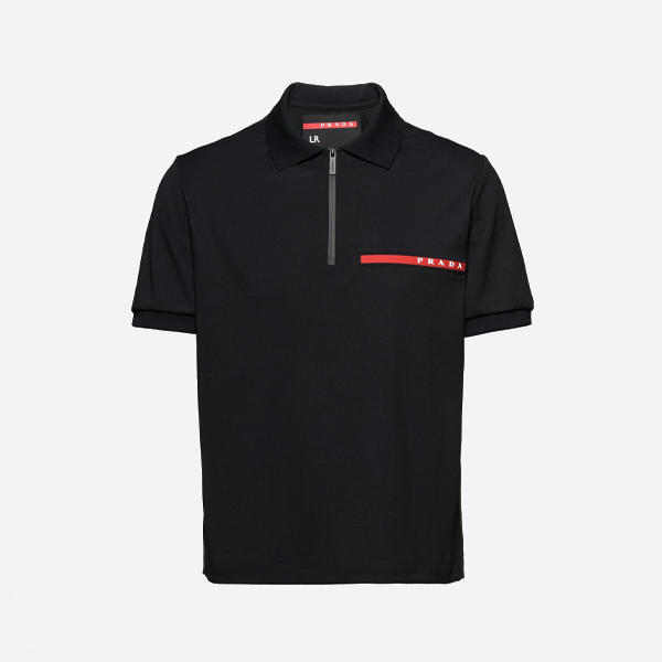 プラダの赤いストライプの三角ハーフジップ半袖ポロシャツ