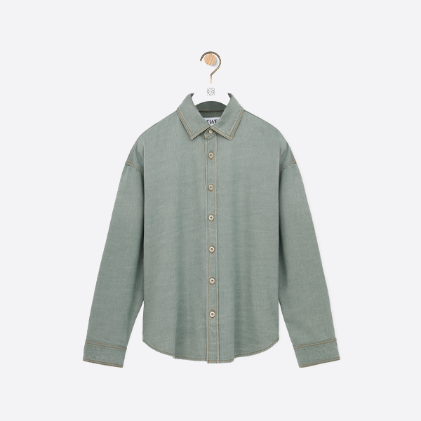 ルイ・ヴィトンのバックエンボスデニムジャケット