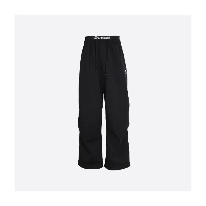 バレンシアガのダブルベルトワイドレッグパンツ